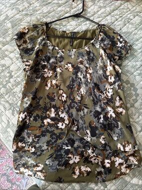 Olive Floral Short Sleeve Blouse - Unbranded